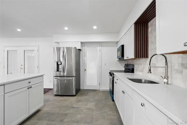 $699,000 | 10 30th Street, Wyandanch, NY 11798