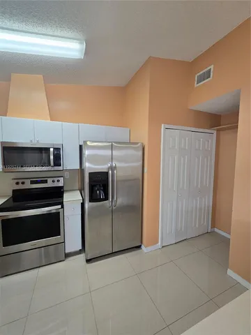 $3,500 | 894 Northwest 134th Place, Unit 894, Miami, FL 33182
