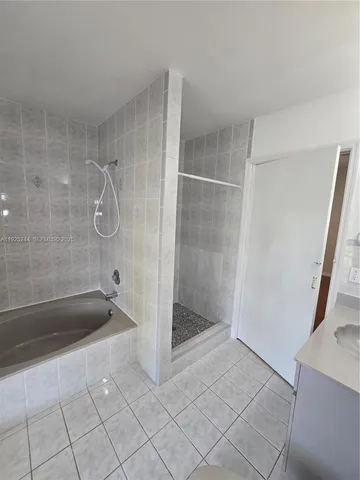 $3,500 | 894 Northwest 134th Place, Unit 894, Miami, FL 33182