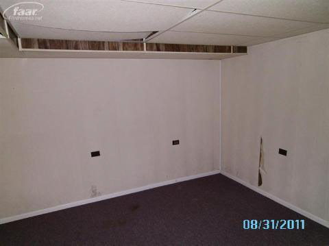 1110 Stocker Avenue Flint, MI 48503 - Photo 8 of 8 20111154-7.JPG