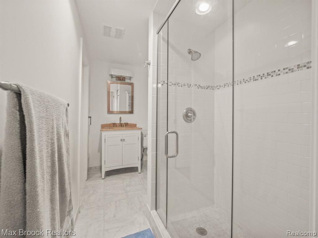27180 Wellington Road Franklin, MI 48025 - Photo 22 of 29