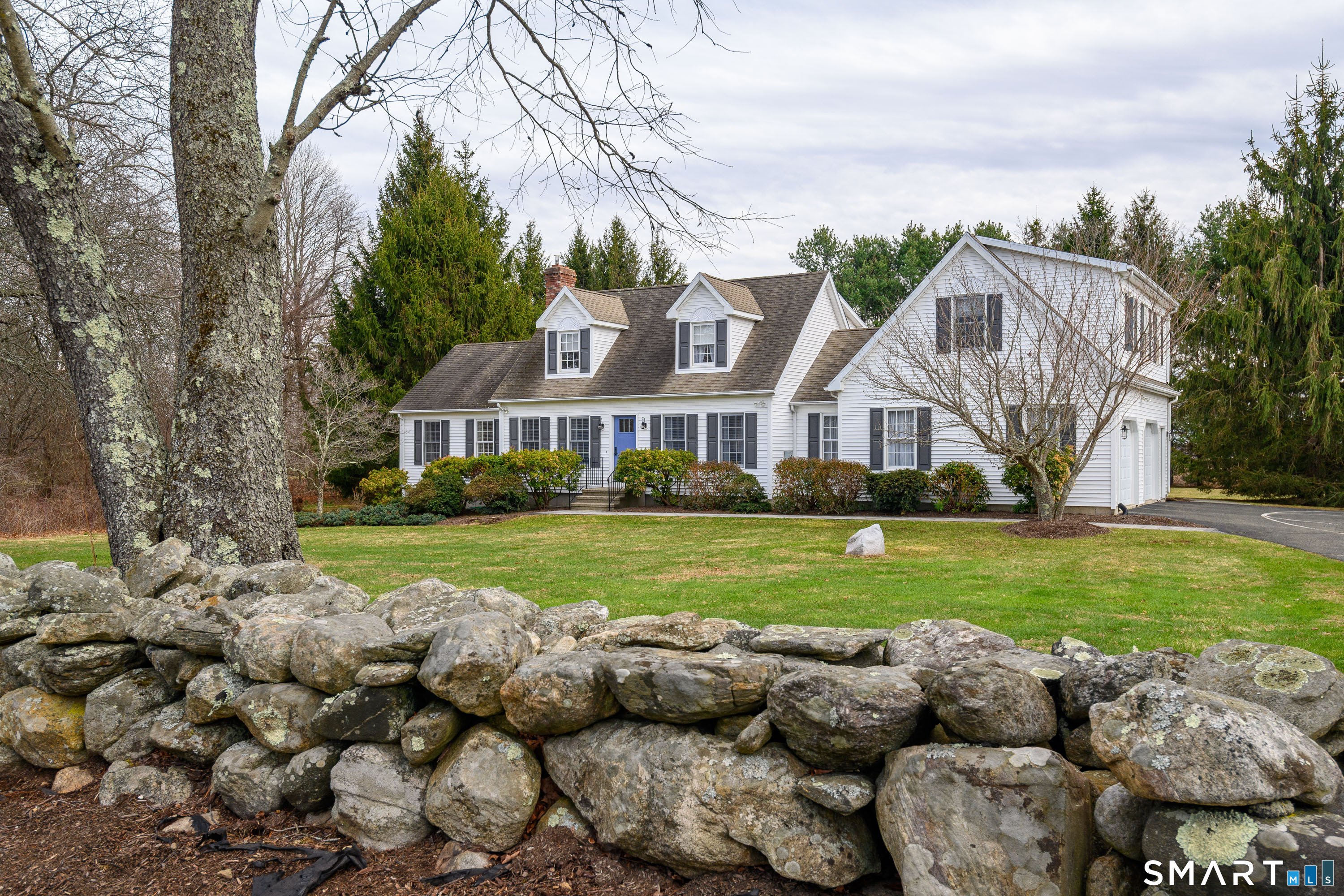 1 Whipstick Road New Fairfield, CT 06812 - Photo 2 of 40