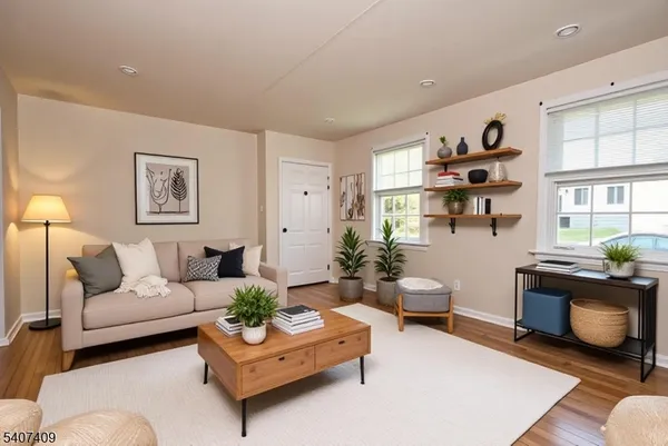 $1,900 | 251 Elmwood Avenue, Unit 1, Maplewood, NJ 07040