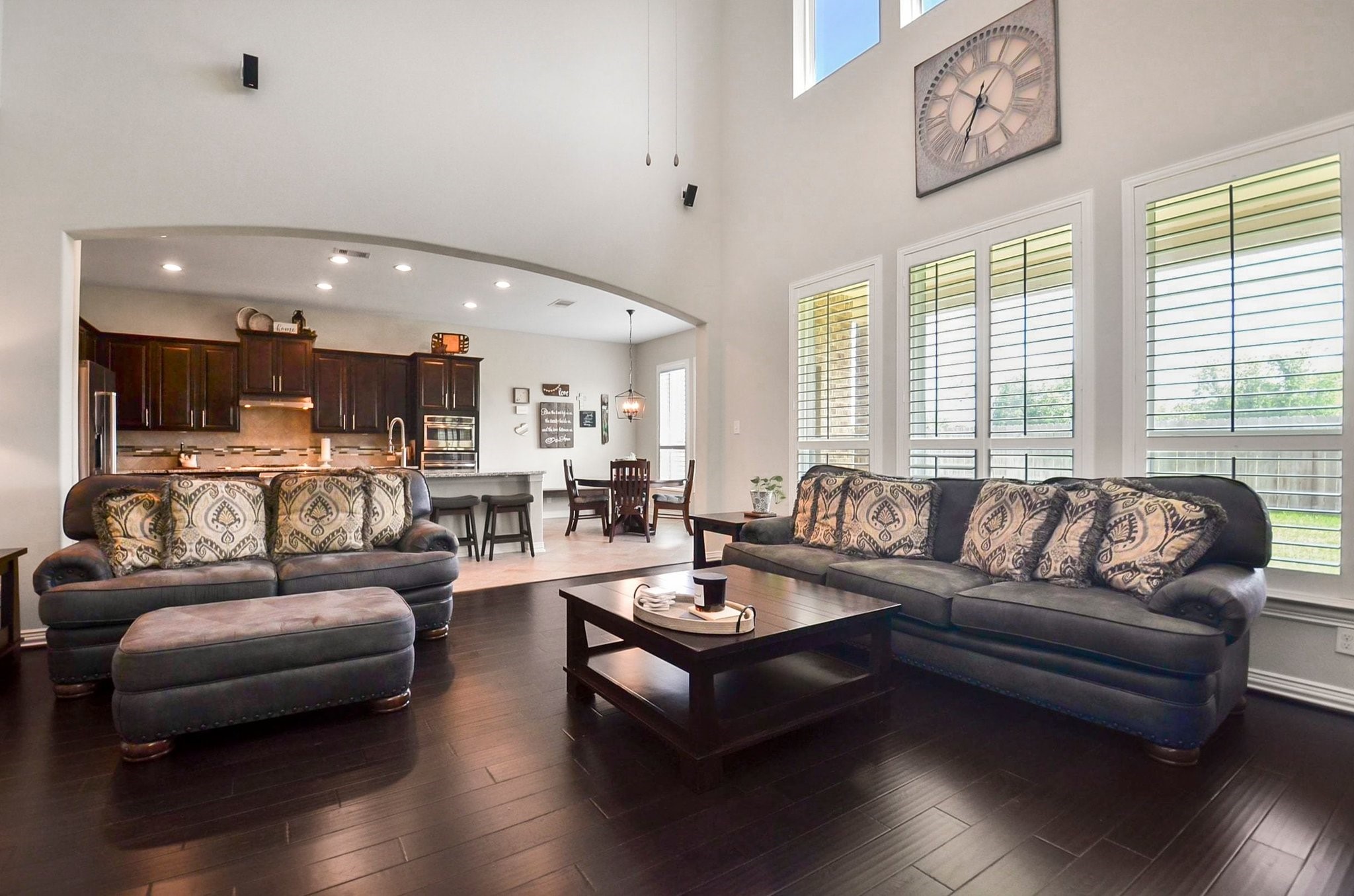 2714 Topaz Cove Lane Rosharon, TX 77583 - Photo 21 of 50 a living room with furniture and a large window