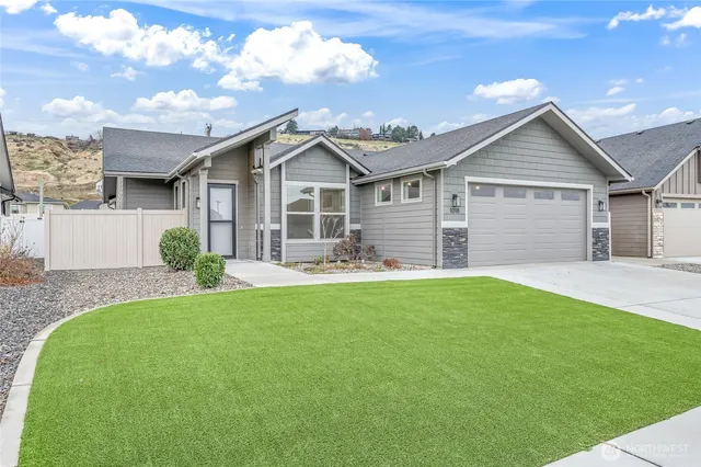 $780,000 | 1018 Warm Springs Drive, Wenatchee, WA 98801