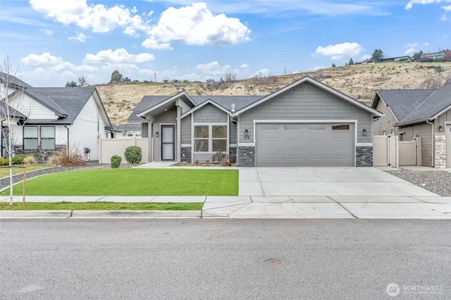 $780,000 | 1018 Warm Springs Drive, Wenatchee, WA 98801