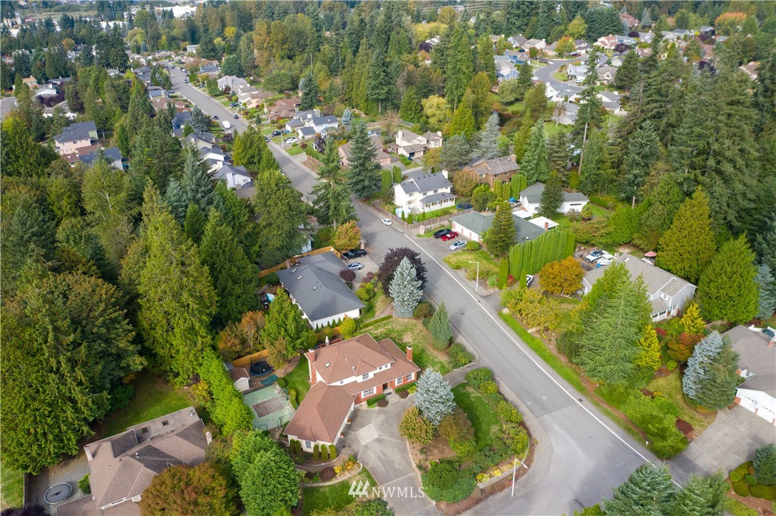 18510 28th Avenue Southeast Bothell, WA 98012 - Photo 3 of 25 Gallery Image 3