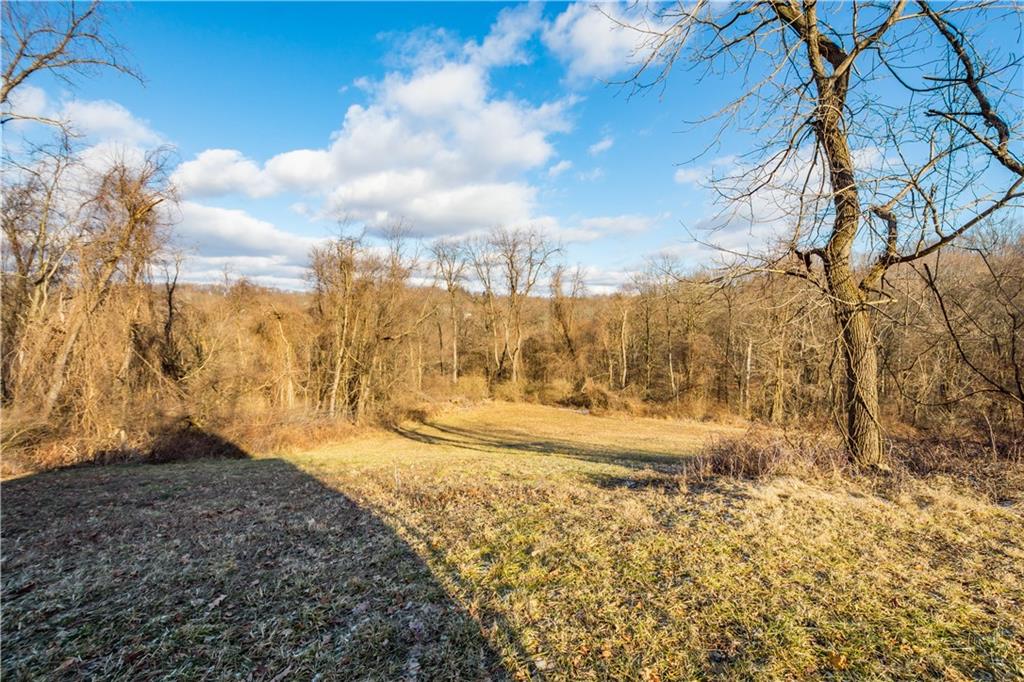 489 Sharon Road Coraopolis, PA 15108 - Photo 5 of 17 Gallery Image 5