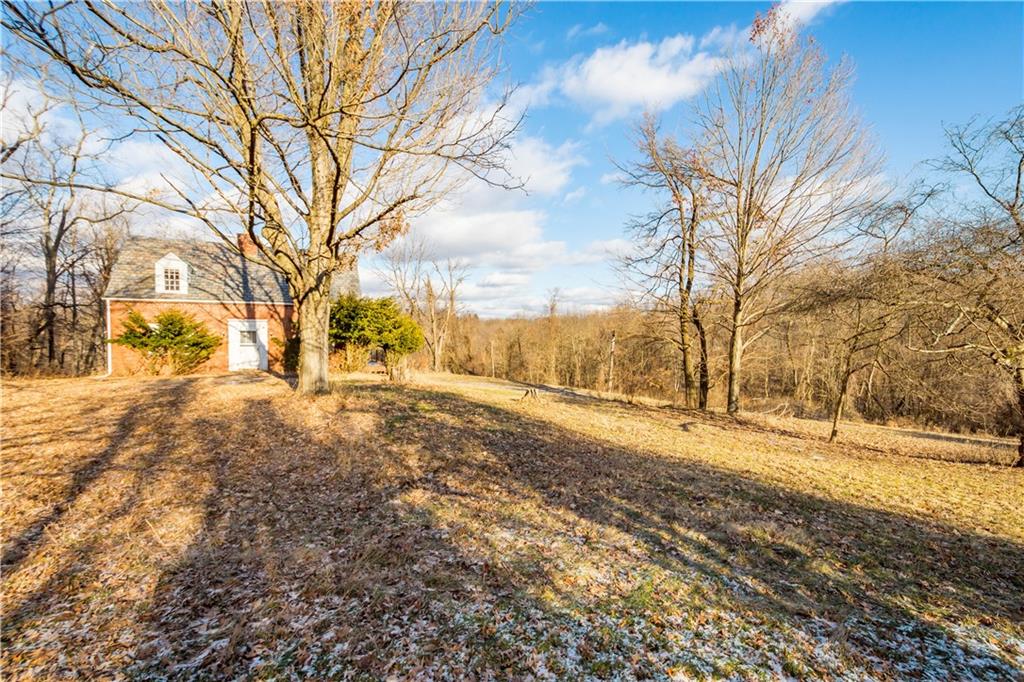 489 Sharon Road Coraopolis, PA 15108 - Photo 6 of 17 Gallery Image 6