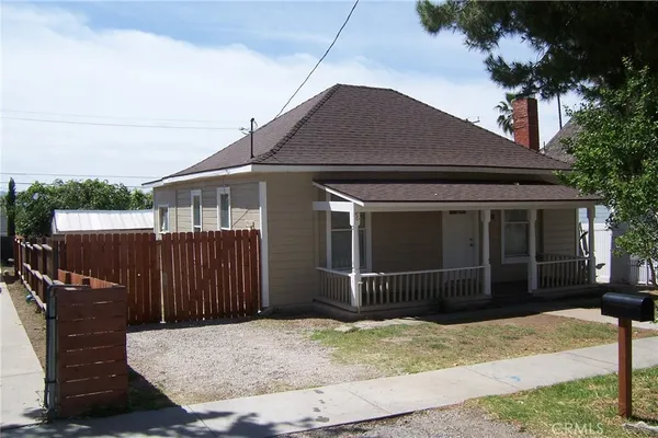 $469,900 | 27439 Main Street, Highland, CA 92346