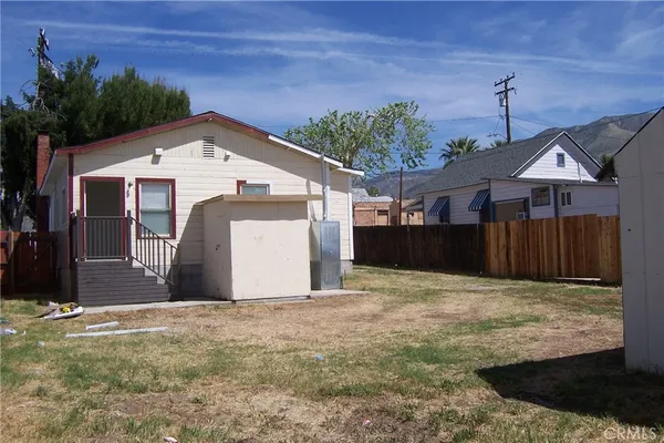 $469,900 | 27439 Main Street, Highland, CA 92346