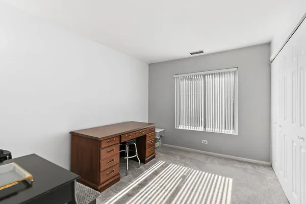 $216,000 | 712 Tipperary Court, Unit 2B, Schaumburg, IL 60193
