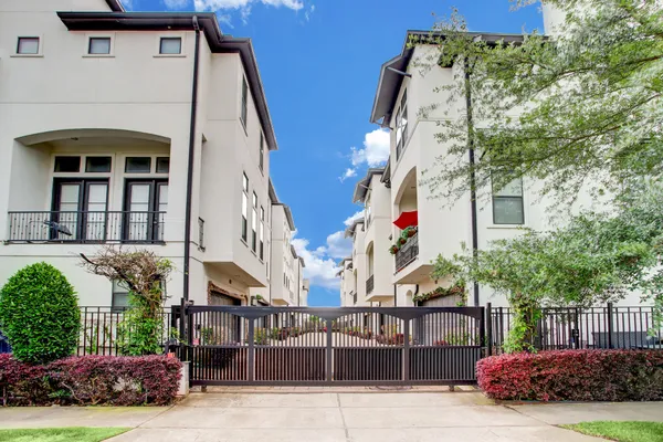 $3,200 | 1851 Dart Street, Houston, TX 77007
