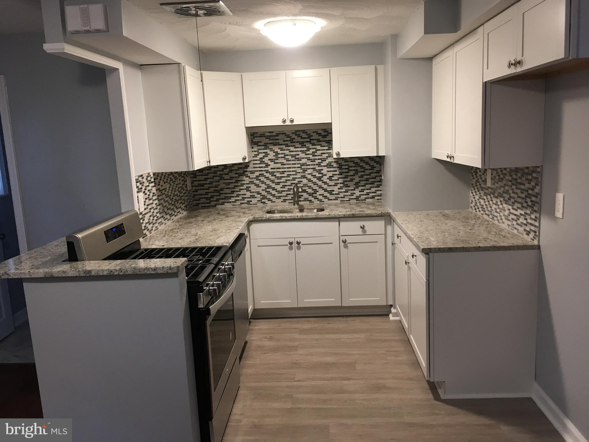 5254 Darien Road Baltimore, MD 21206 - Photo 5 of 11 Kitchen