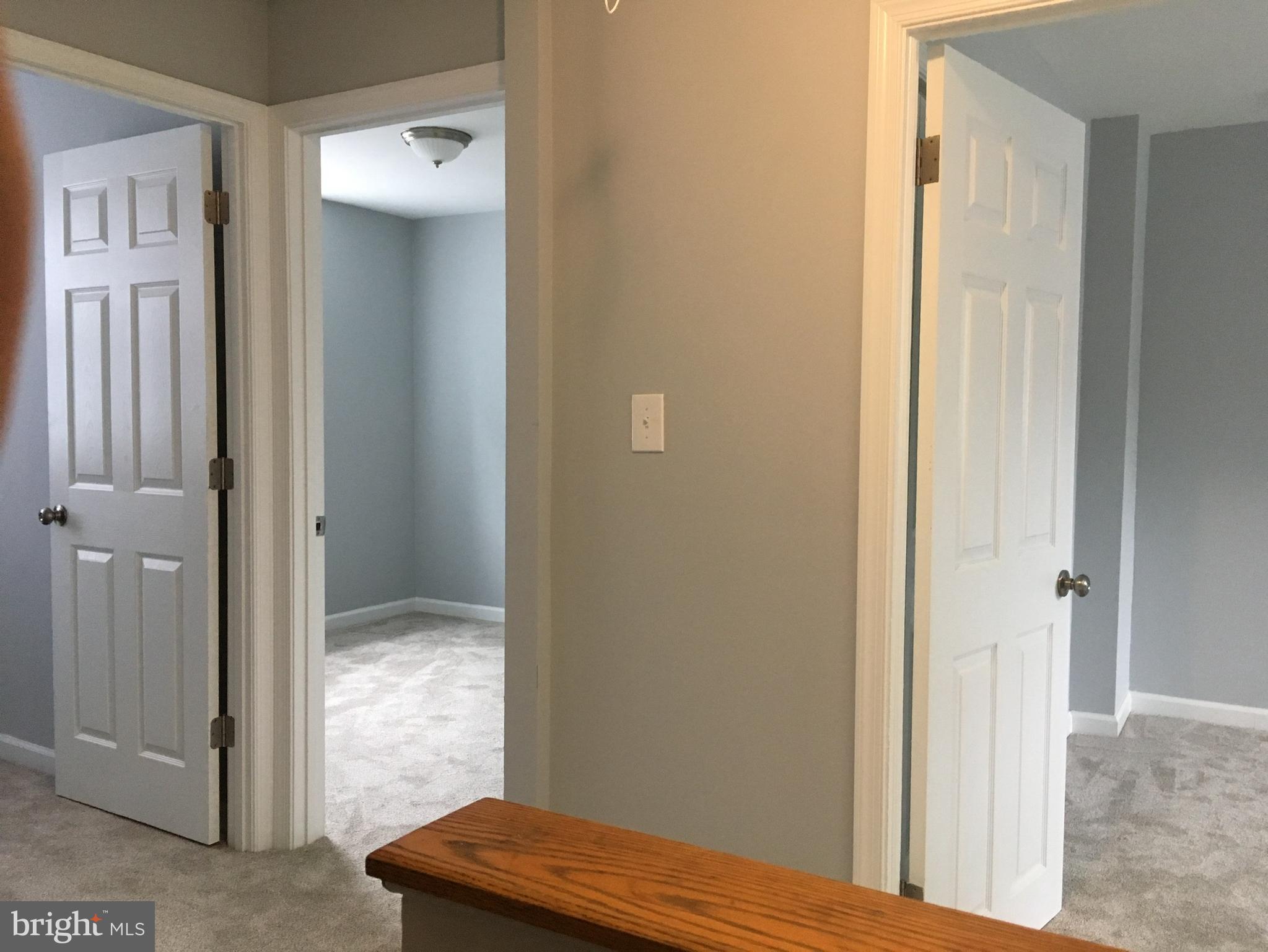 5254 Darien Road Baltimore, MD 21206 - Photo 8 of 11 Hallway / Bedrooms