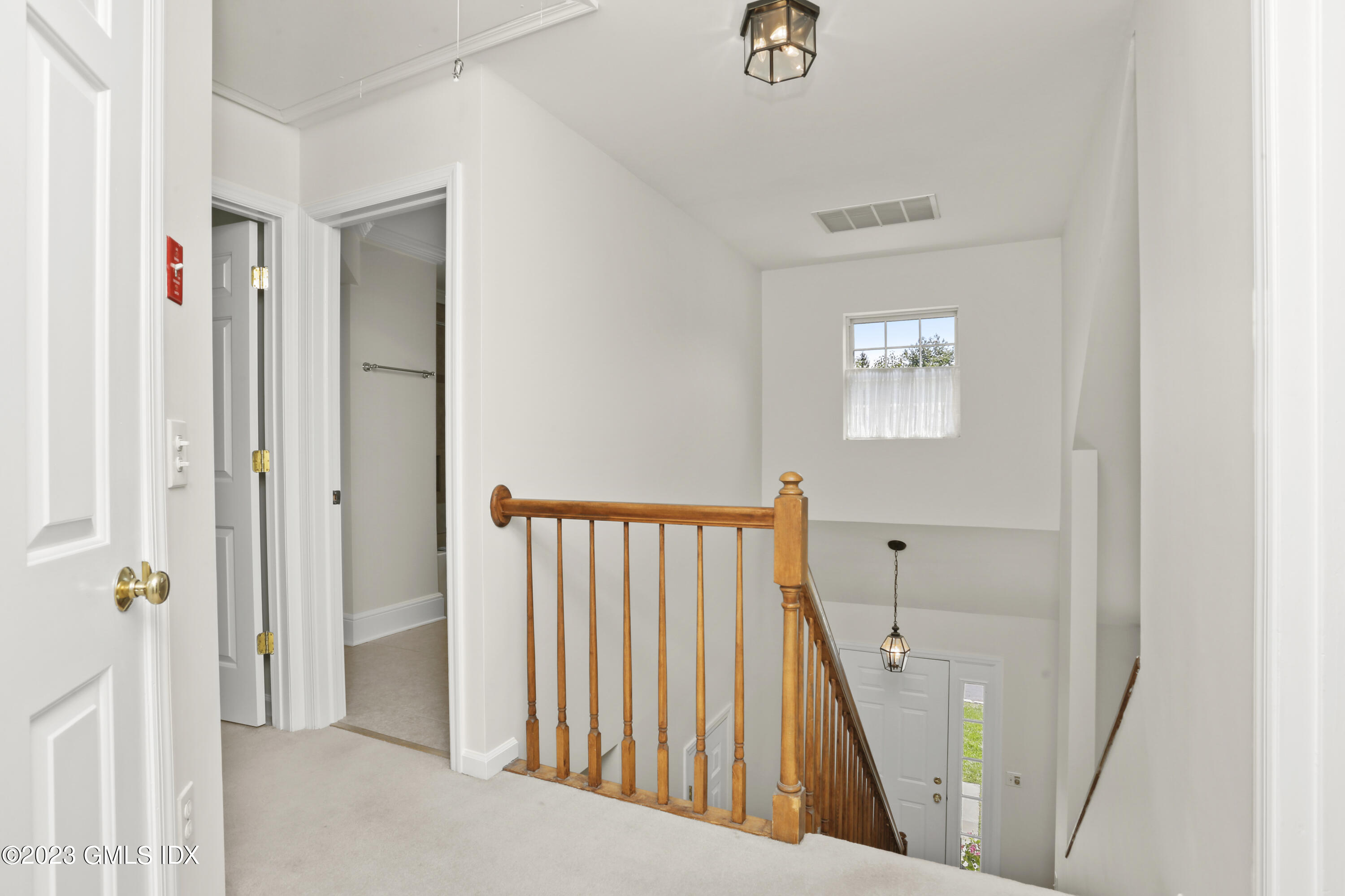 1 Shore Road, Unit 8 Stamford, CT 06902 - Photo 11 of 20 Second Floor Landing