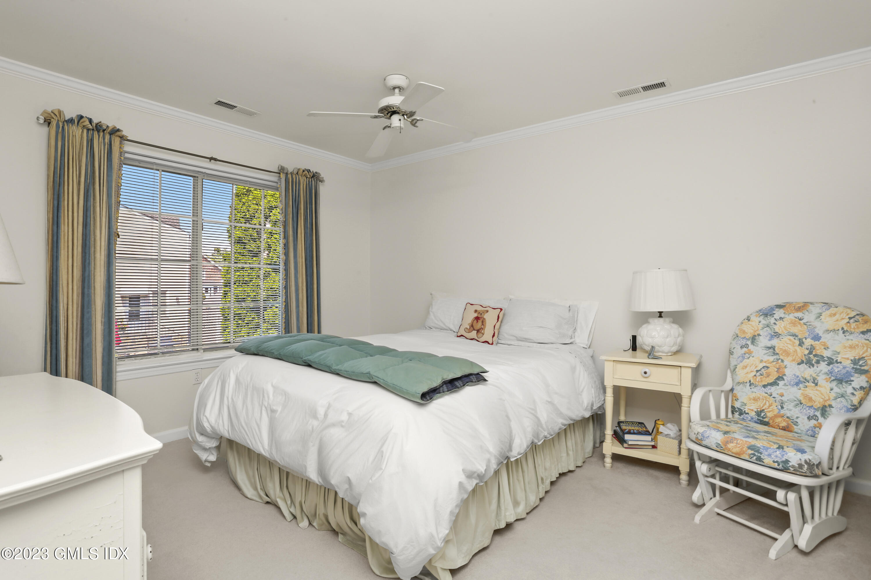 1 Shore Road, Unit 8 Stamford, CT 06902 - Photo 13 of 20 Primary Bedroom