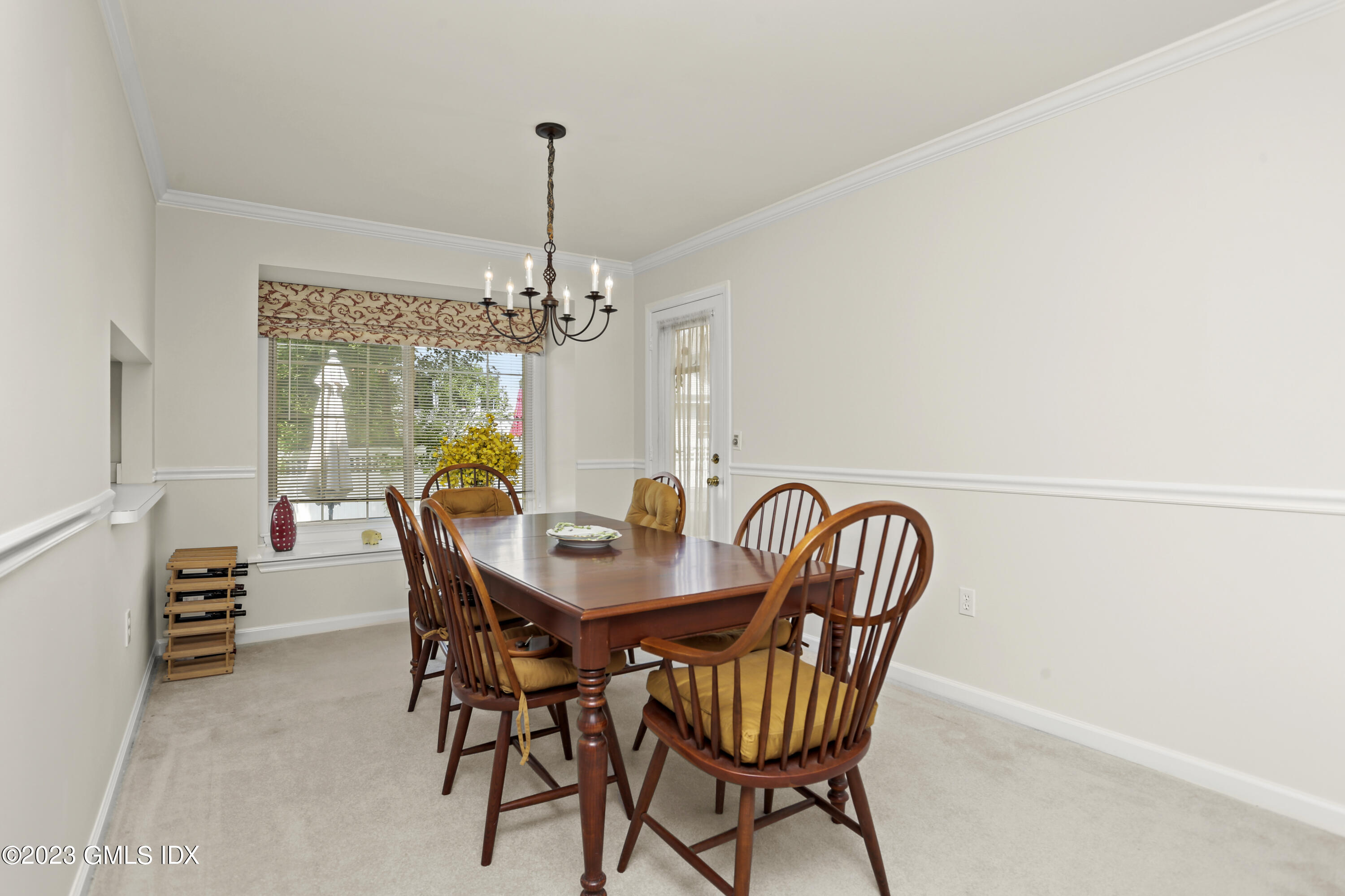 1 Shore Road, Unit 8 Stamford, CT 06902 - Photo 6 of 20 Dining Room
