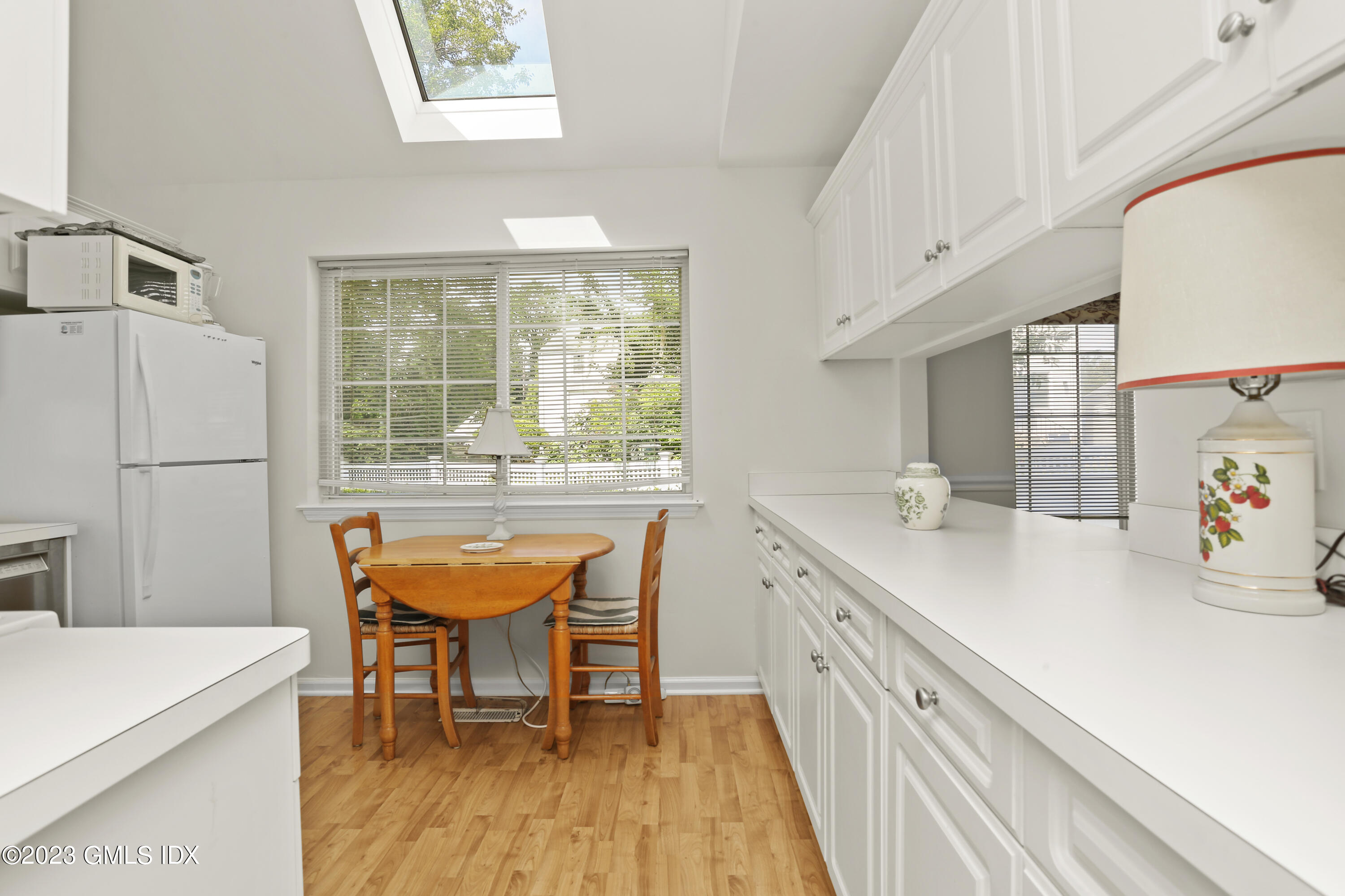 1 Shore Road, Unit 8 Stamford, CT 06902 - Photo 10 of 20 Kitchen