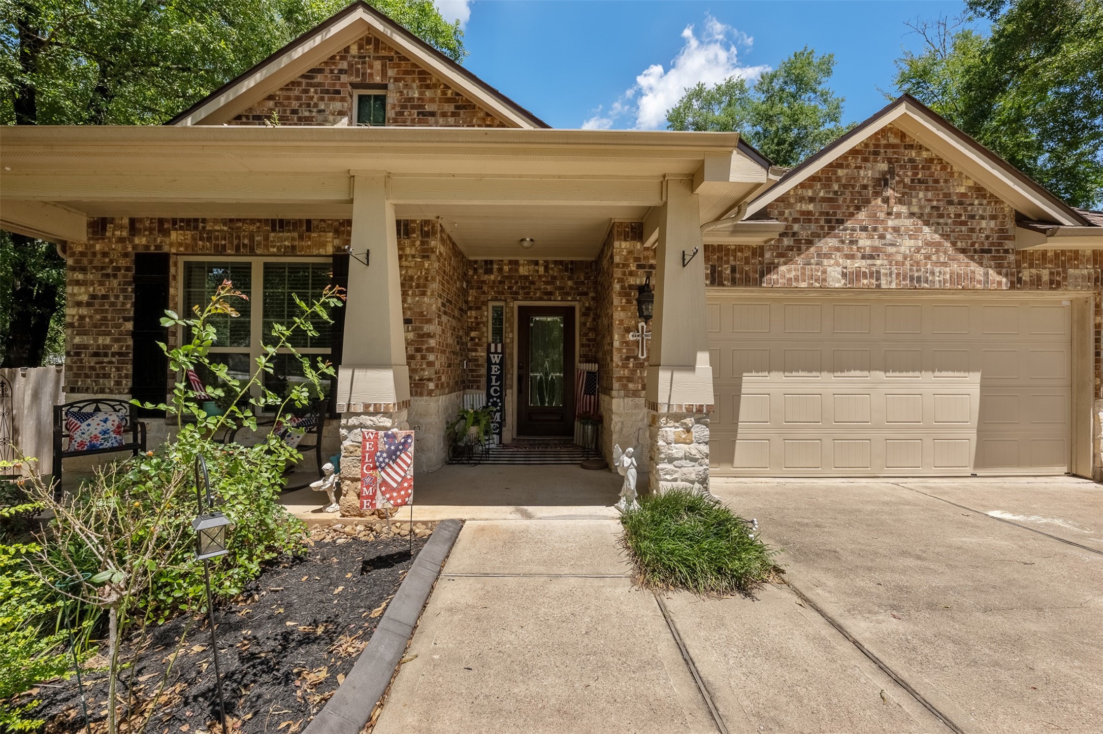 9114 Silver Back Trail Conroe, TX 77303 - Photo 2 of 24