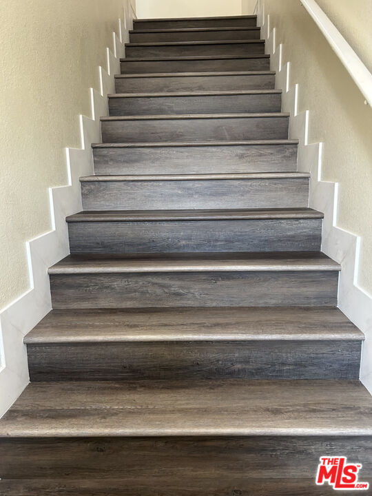 138 West 97th Street Los Angeles, CA 90003 - Photo 2 of 8 a view of entryway