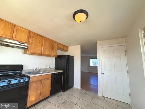 $1,800 | 819 Creek Road, Unit B, Bellmawr, NJ 08031