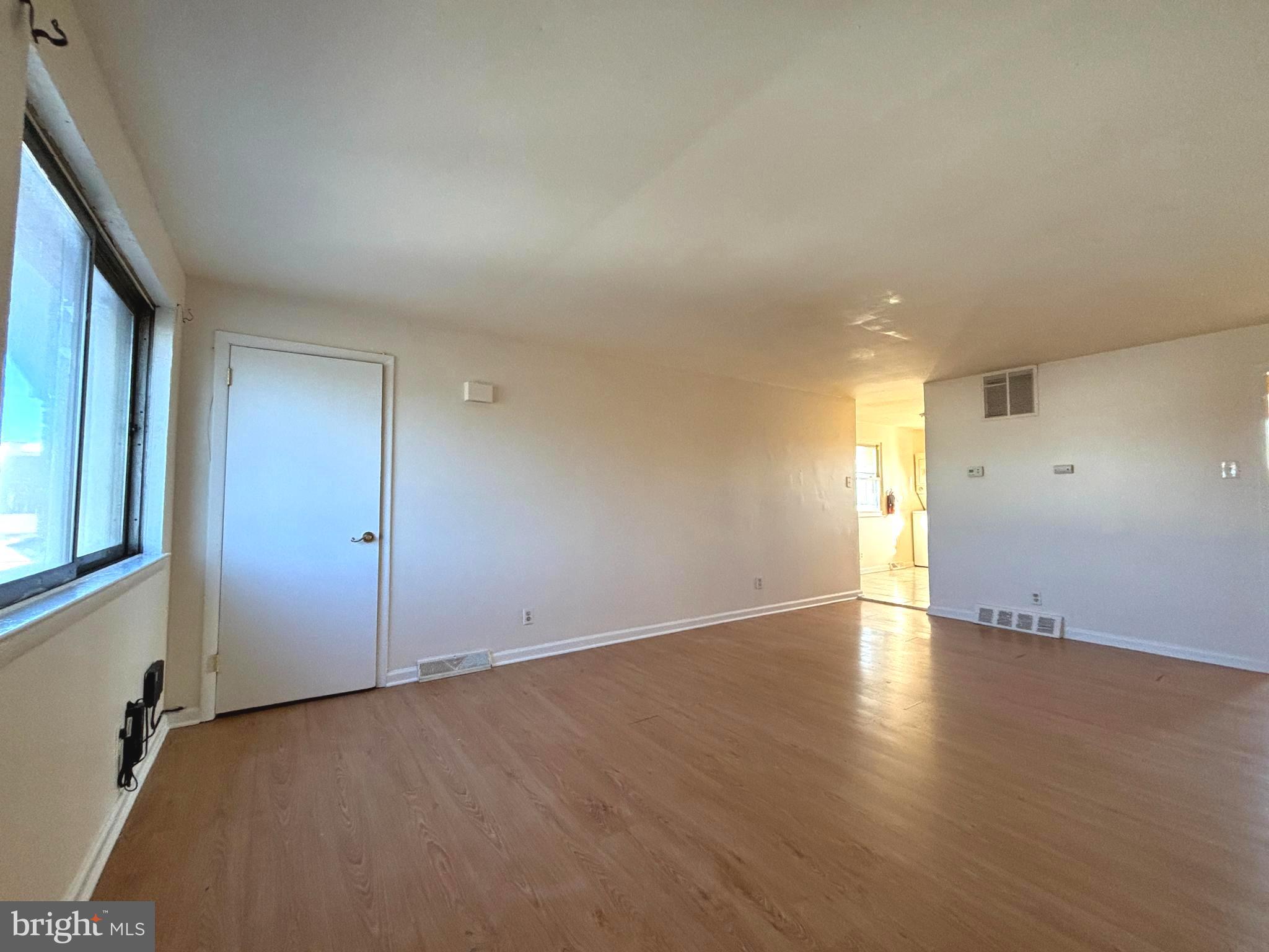 819 Creek Road, Unit B Bellmawr, NJ 08031 - Photo 6 of 15 living room