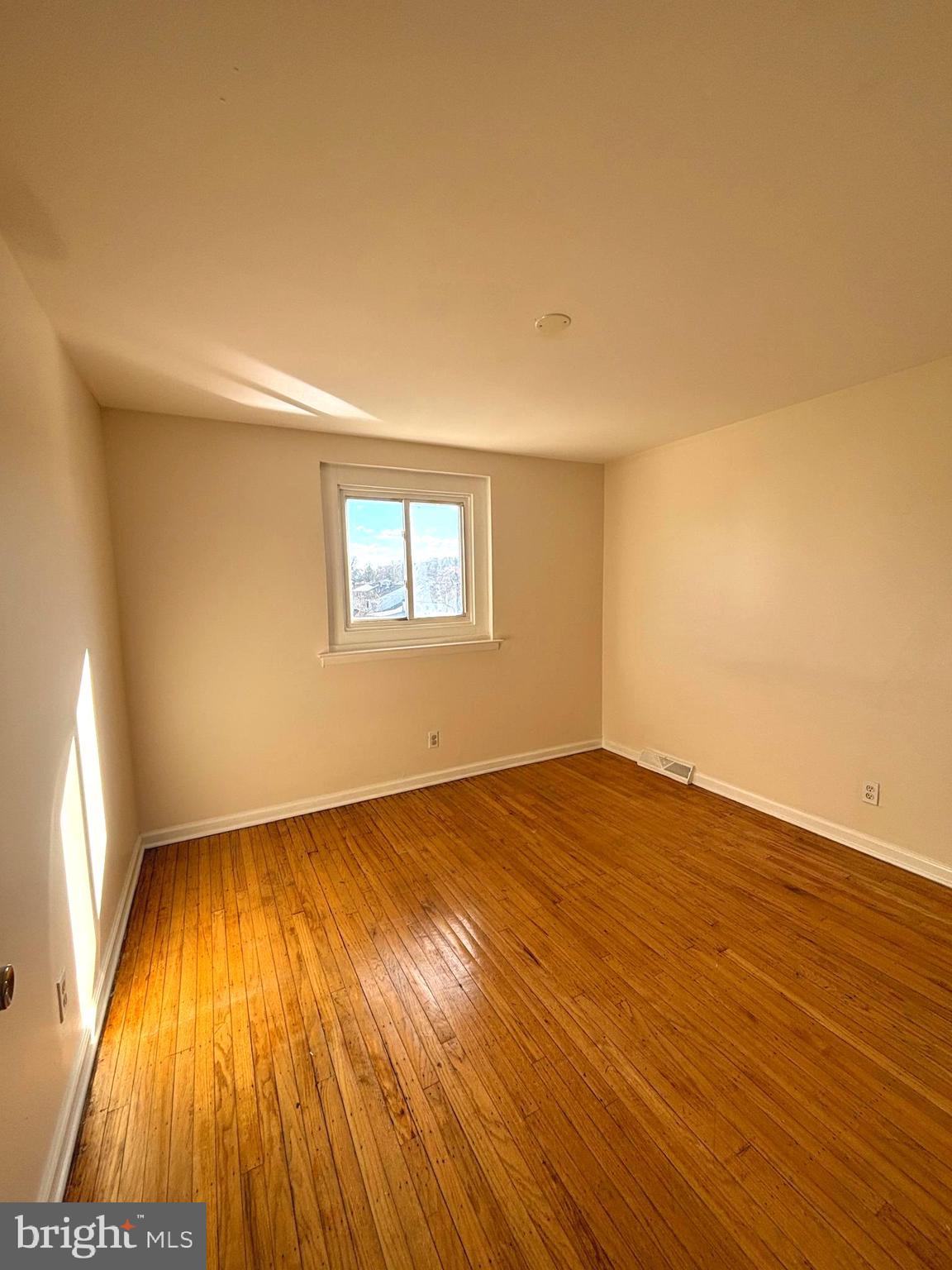 819 Creek Road, Unit B Bellmawr, NJ 08031 - Photo 10 of 15 Bedroom 2