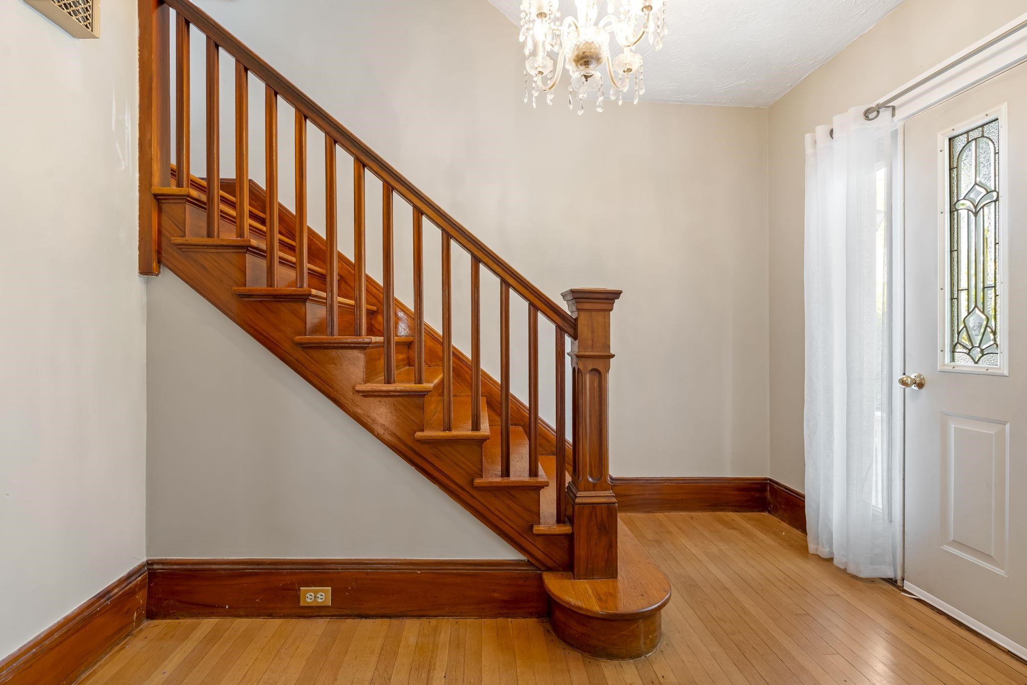 269 Orange Street Manchester, NH 03104 - Photo 11 of 46