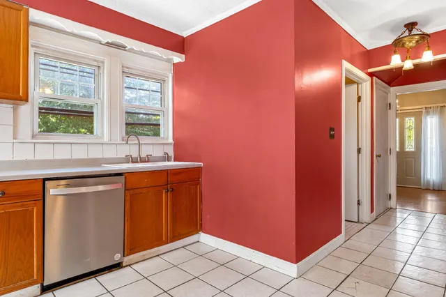 $589,900 | 269 Orange Street, Manchester, NH 03104