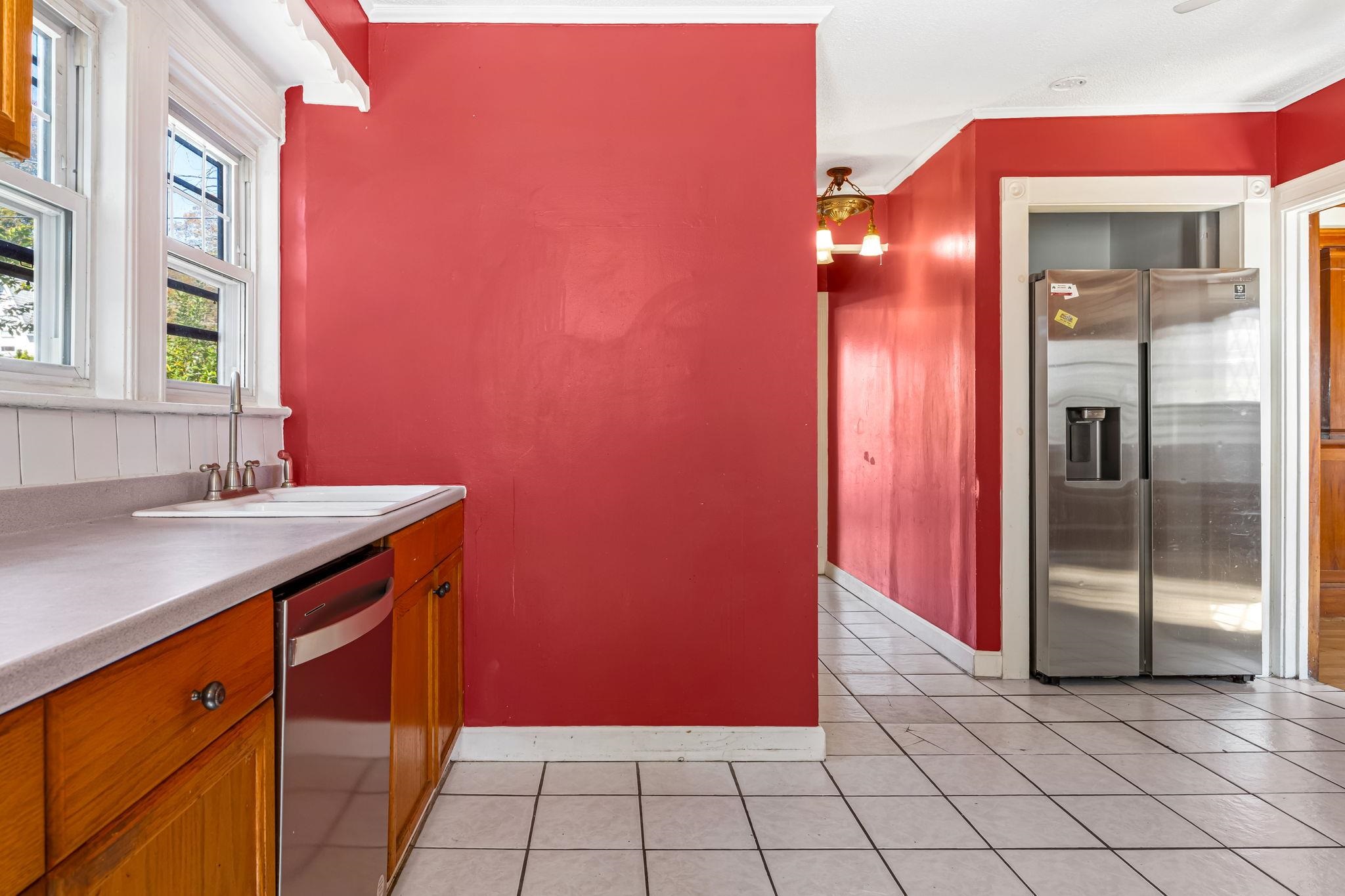 269 Orange Street Manchester, NH 03104 - Photo 16 of 46