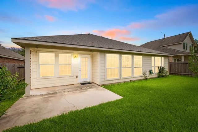 $2,200 | 2008 Golden Creek Lane, Richmond, TX 77469