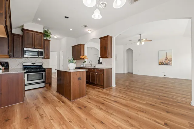 $2,200 | 2008 Golden Creek Lane, Richmond, TX 77469