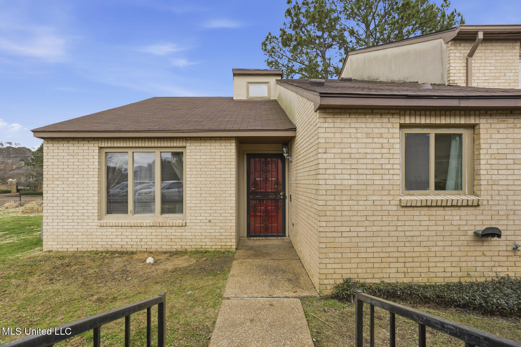 28 Park Crest Place Jackson, MS 39211 - Photo 3 of 20 28 Park Crest-3