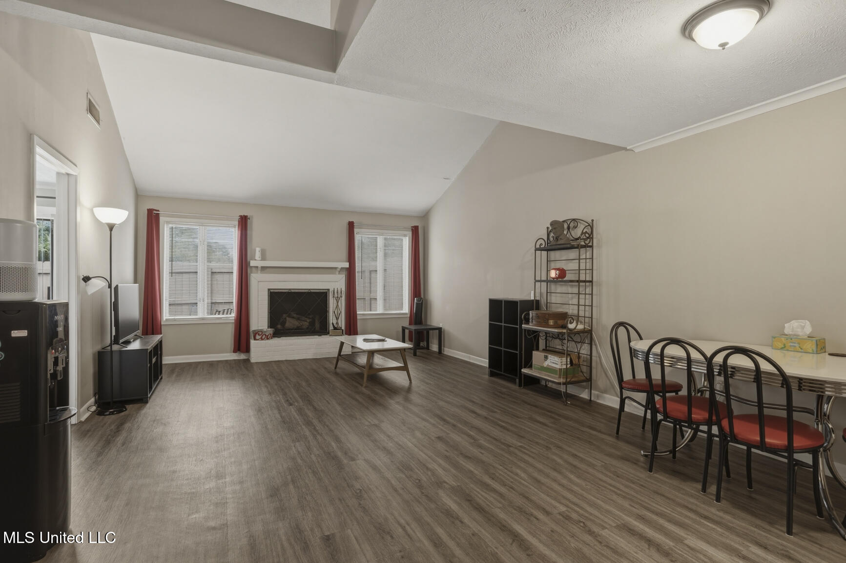 28 Park Crest Place Jackson, MS 39211 - Photo 4 of 20 28 Park Crest-4