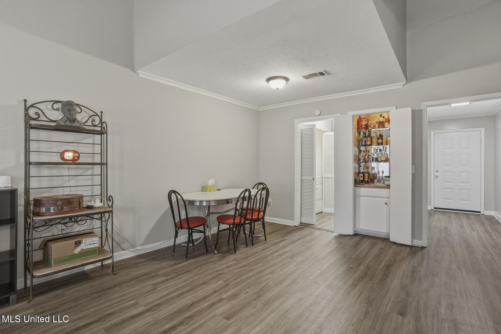 28 Park Crest Place Jackson, MS 39211 - Photo 6 of 20 28 Park Crest-6