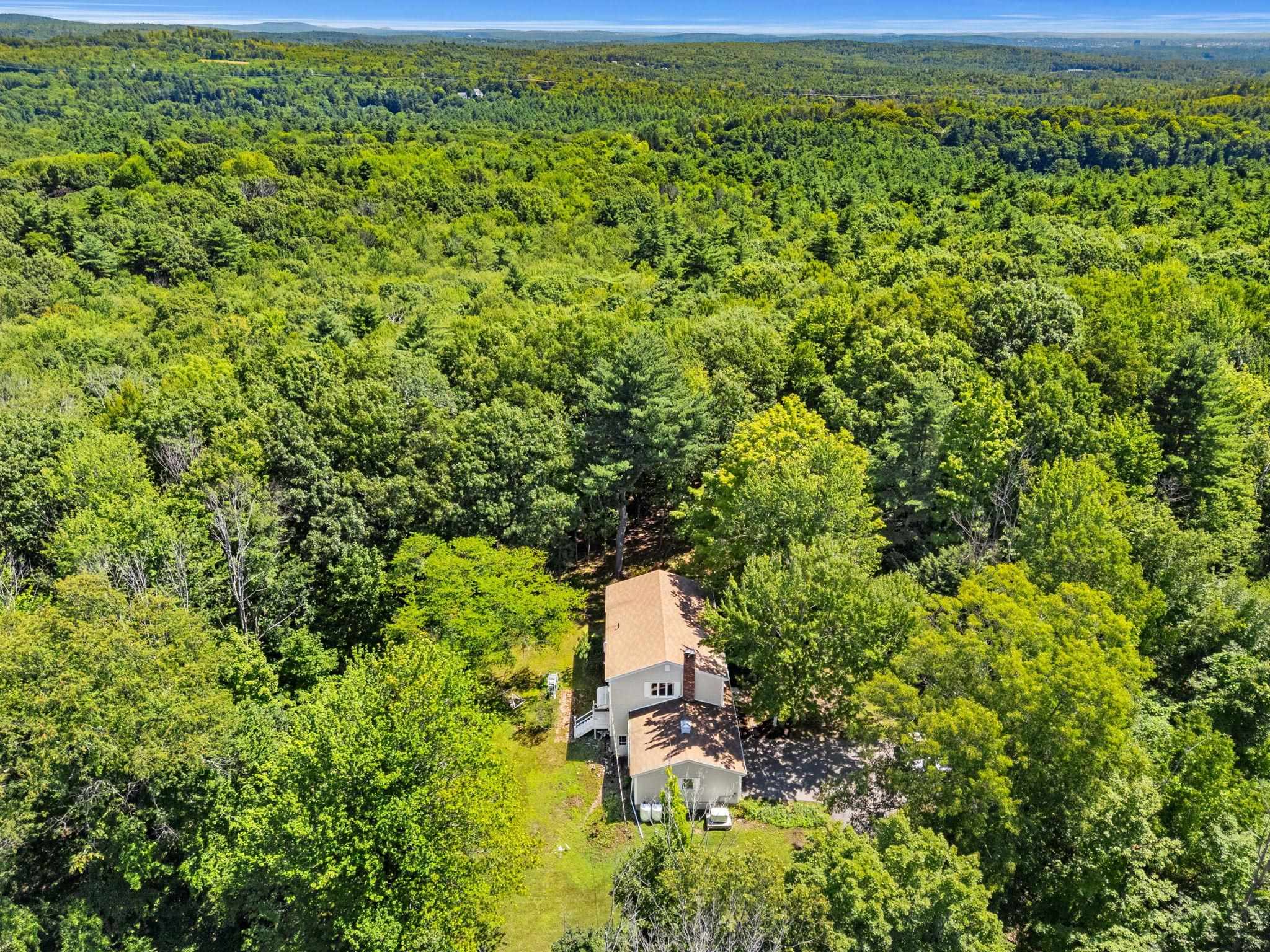 84 Stinson Road Goffstown, NH 03045 - Photo 5 of 47 Gallery Image 5