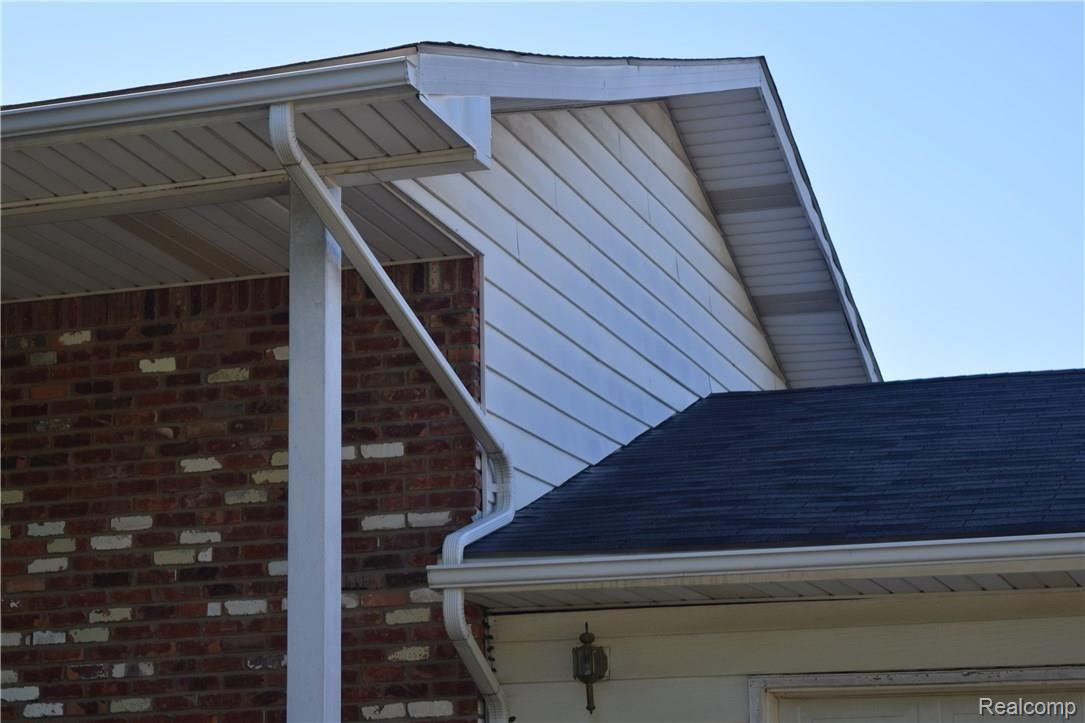 50800 Bog Road Belleville, MI 48111 - Photo 3 of 73 DSC_0982.JPG