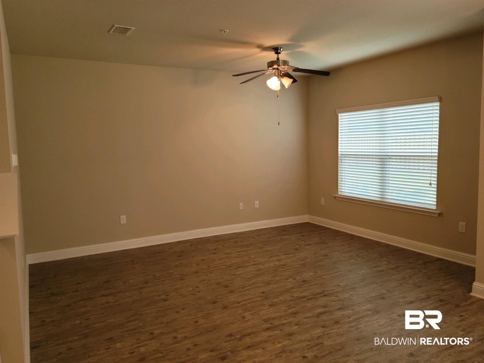 6904 Spaniel Drive, Unit B Daphne, AL 36527 - Photo 2 of 19
