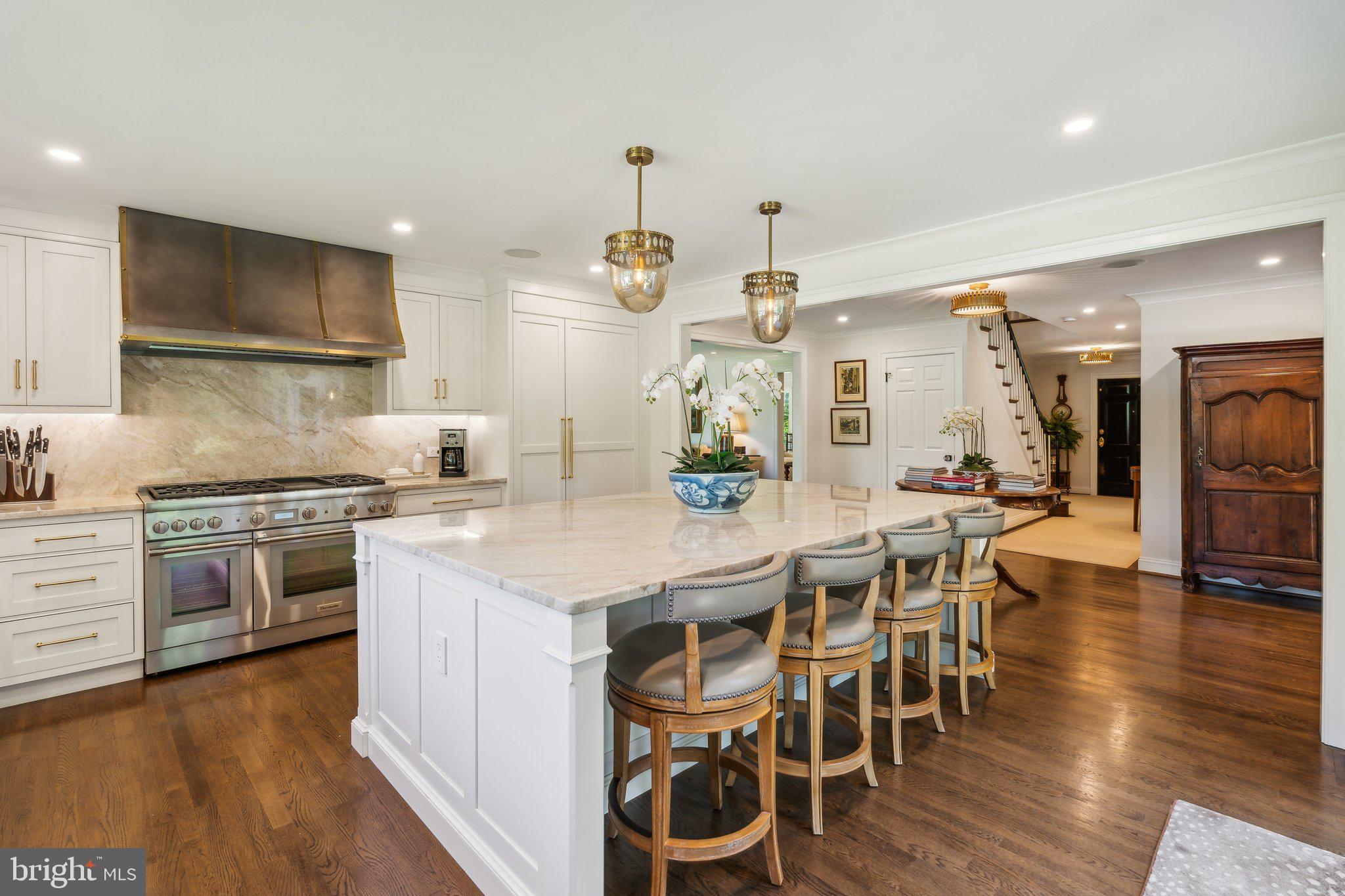 9100 Falls Road Potomac, MD 20854 - Photo 12 of 38