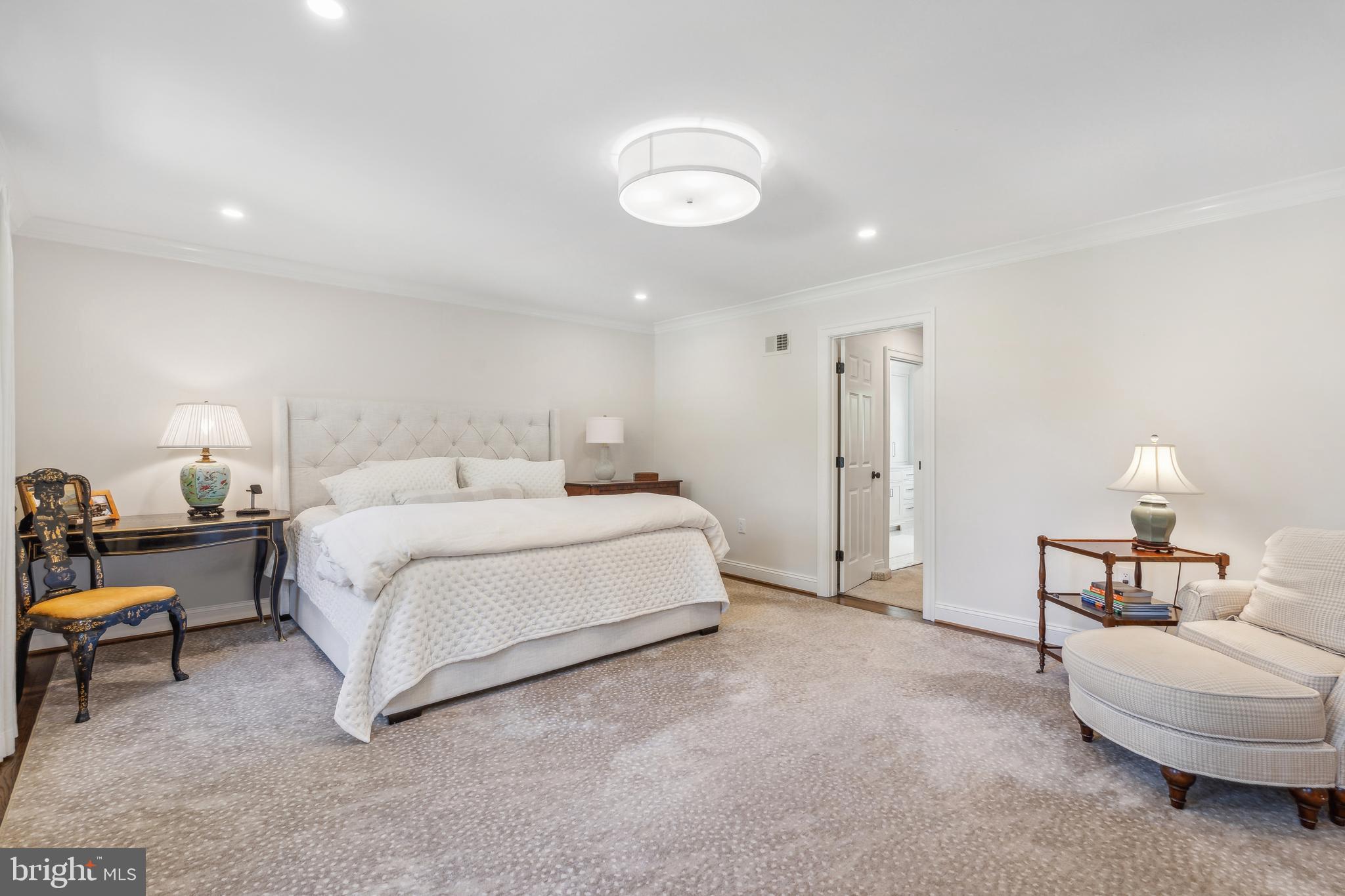 9100 Falls Road Potomac, MD 20854 - Photo 19 of 38