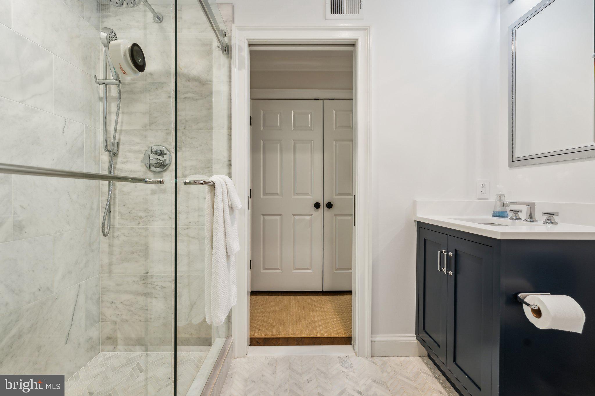 9100 Falls Road Potomac, MD 20854 - Photo 25 of 38