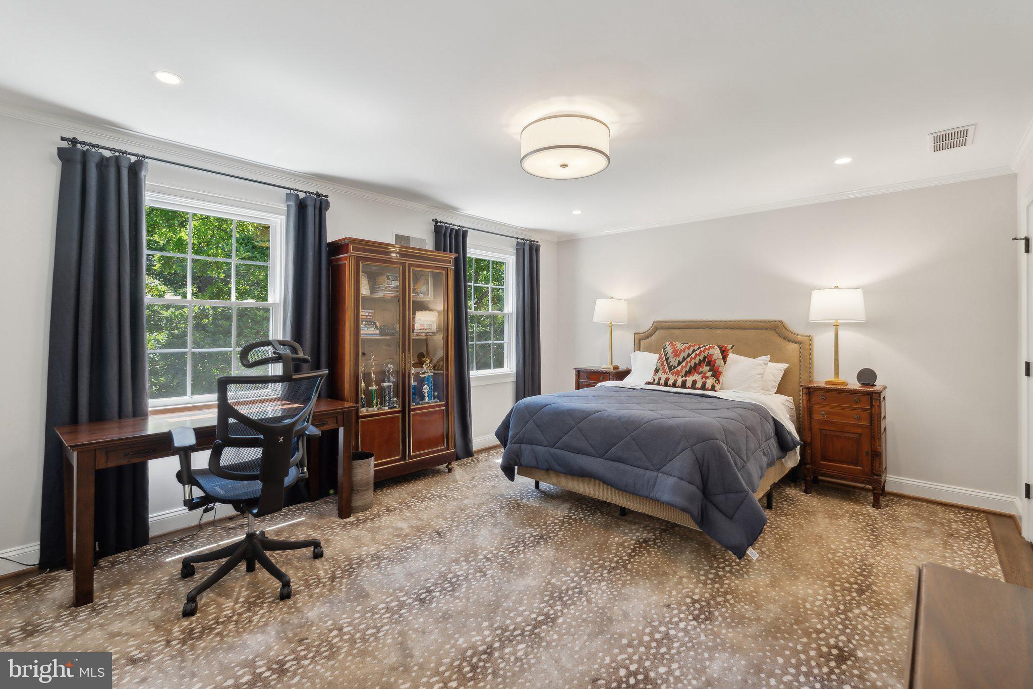 9100 Falls Road Potomac, MD 20854 - Photo 27 of 38