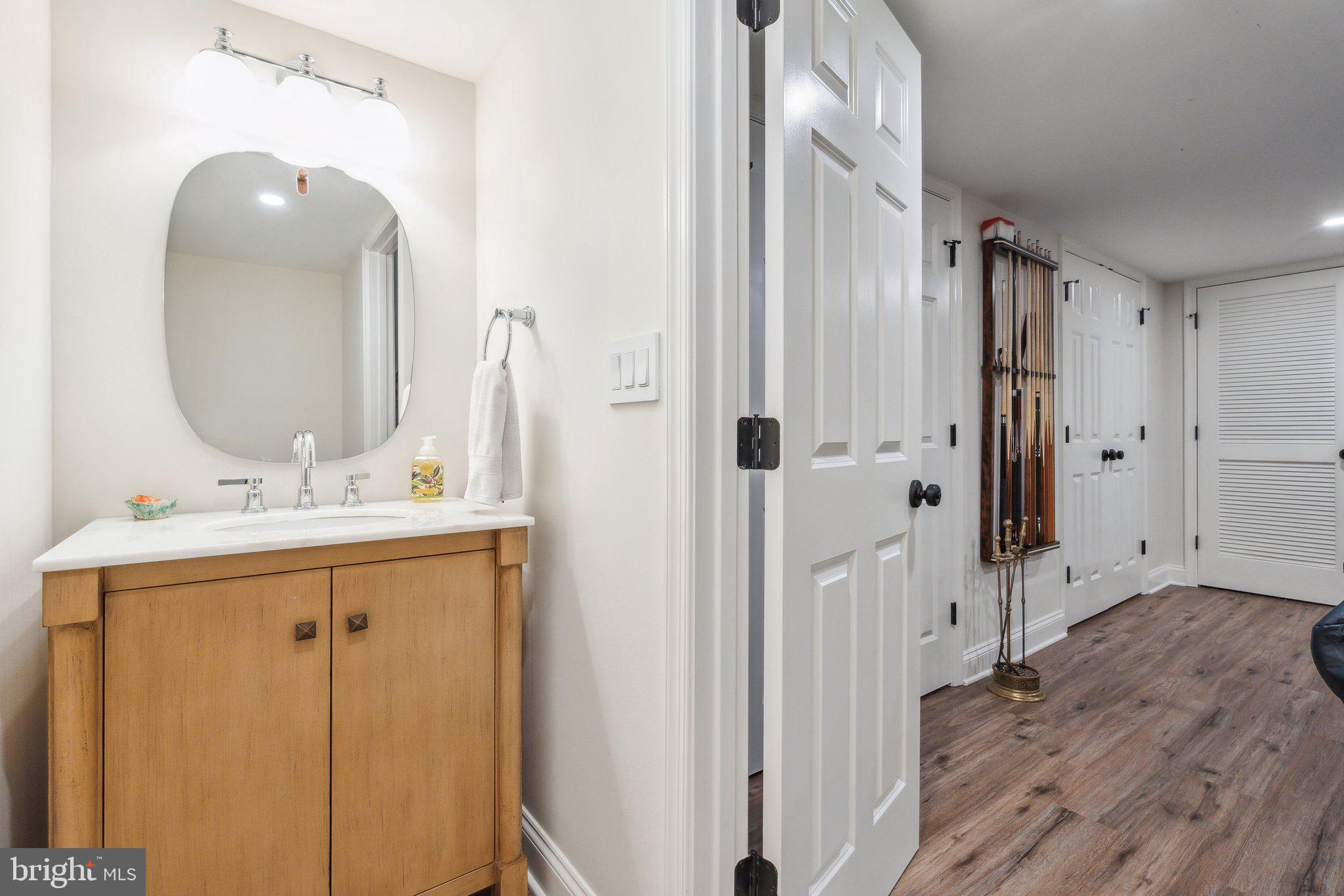 9100 Falls Road Potomac, MD 20854 - Photo 32 of 38