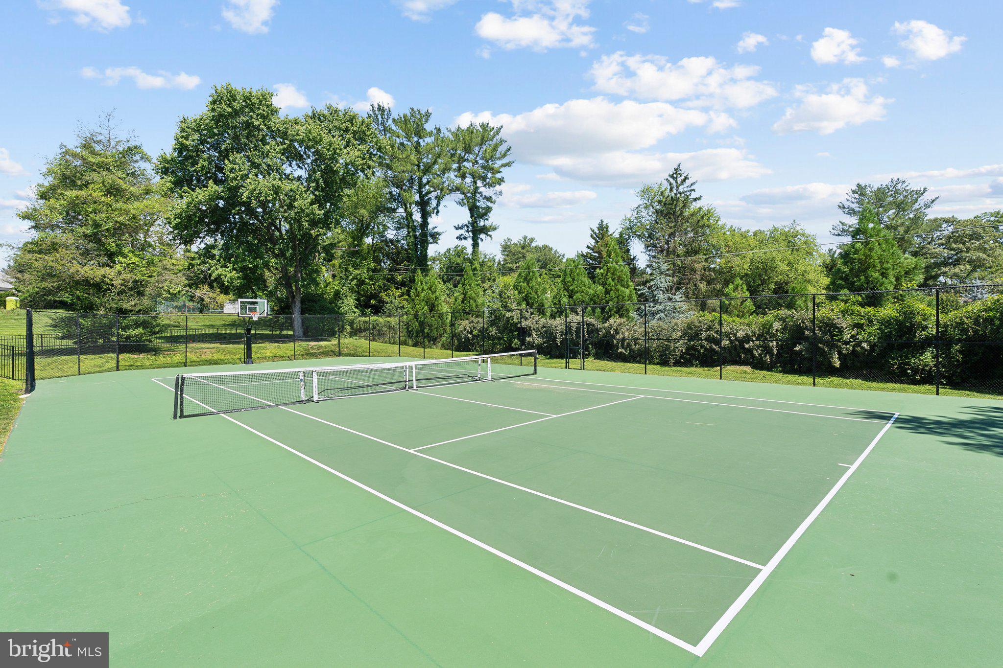 9100 Falls Road Potomac, MD 20854 - Photo 36 of 38