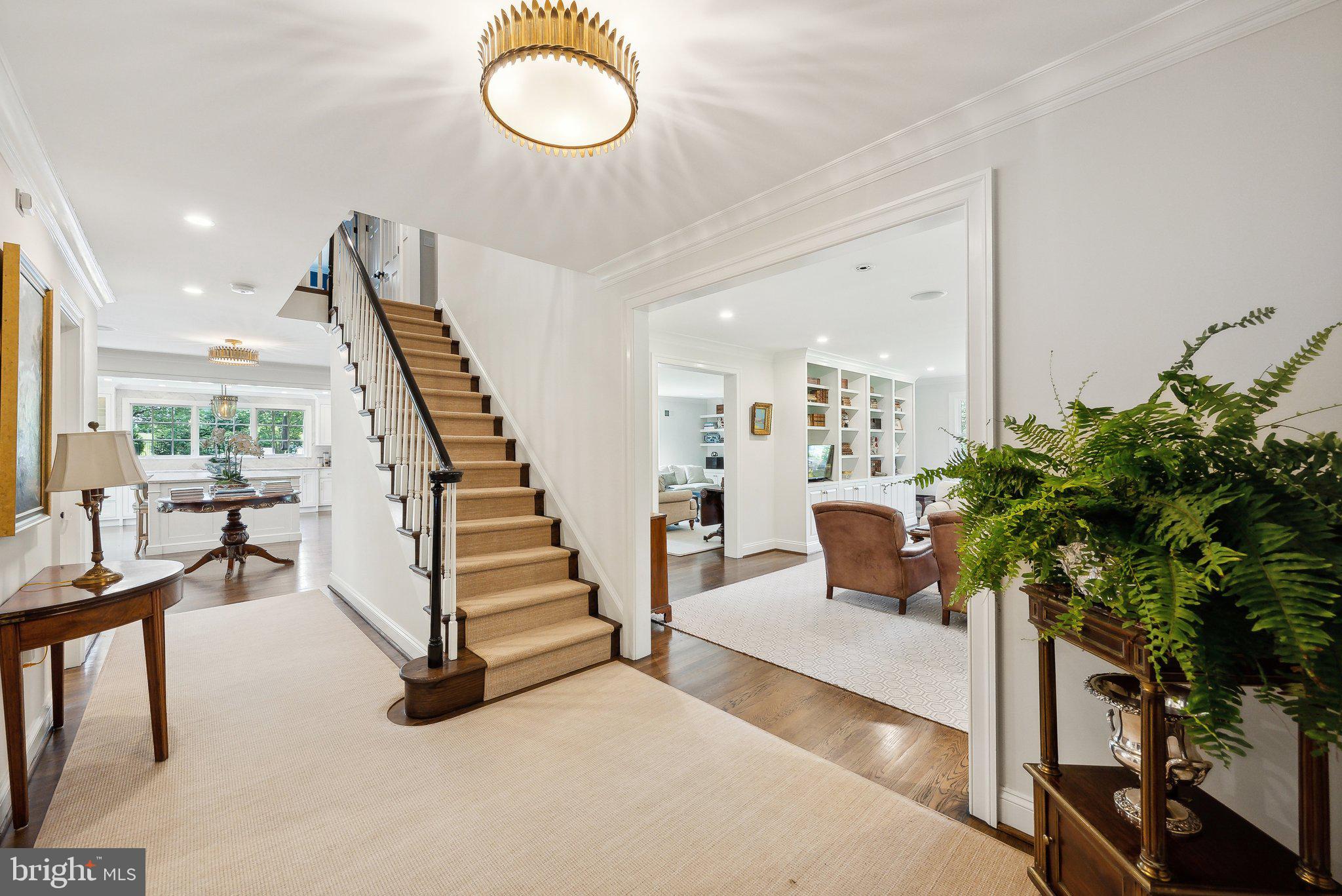 9100 Falls Road Potomac, MD 20854 - Photo 4 of 38