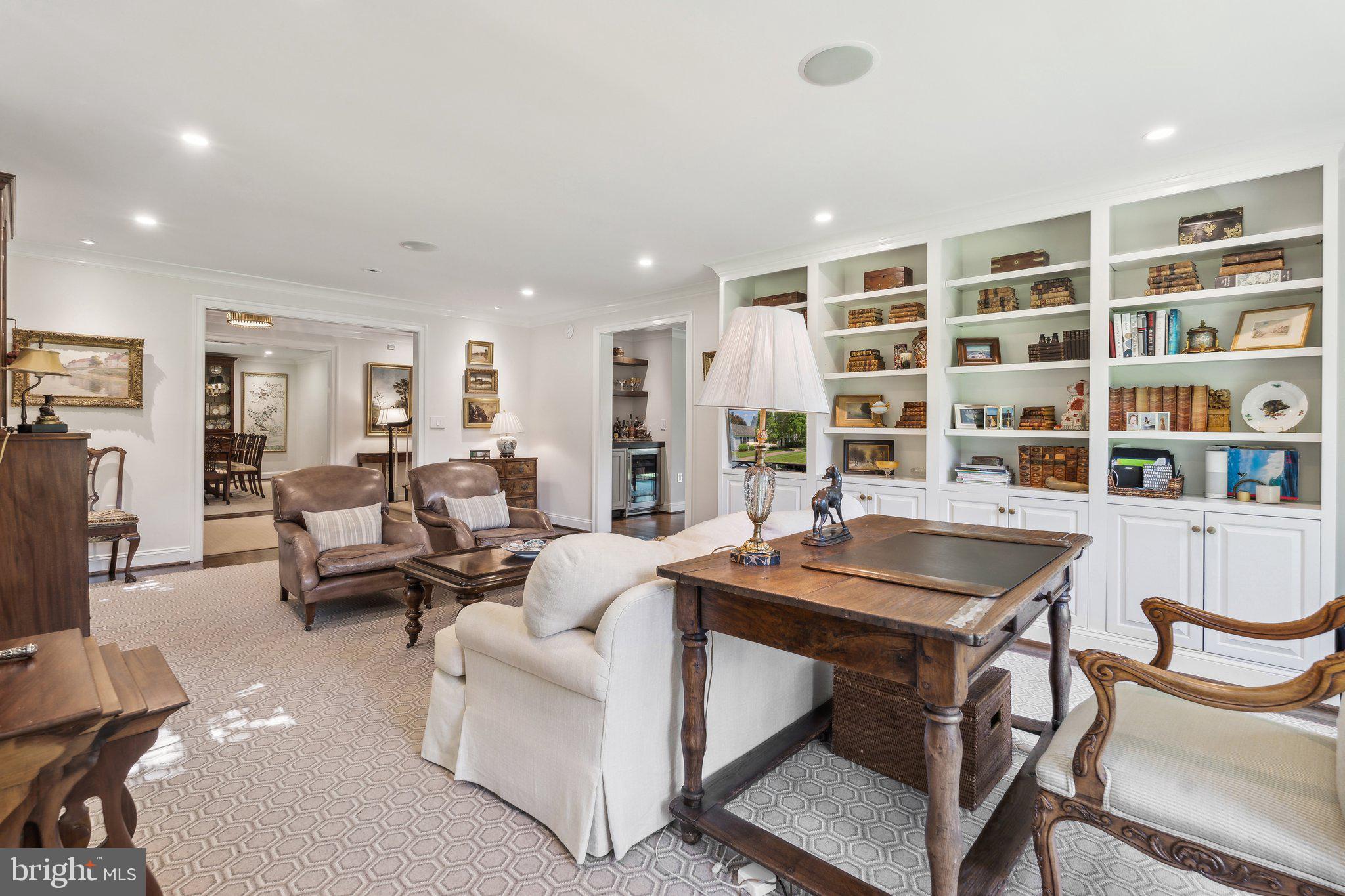 9100 Falls Road Potomac, MD 20854 - Photo 7 of 38