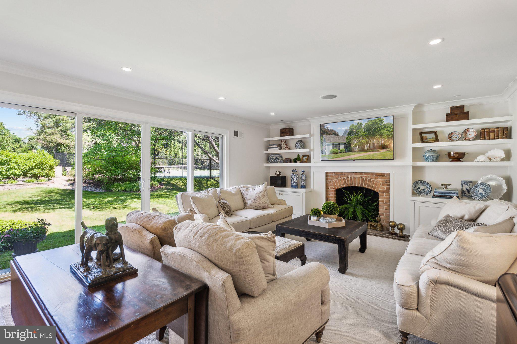 9100 Falls Road Potomac, MD 20854 - Photo 9 of 38