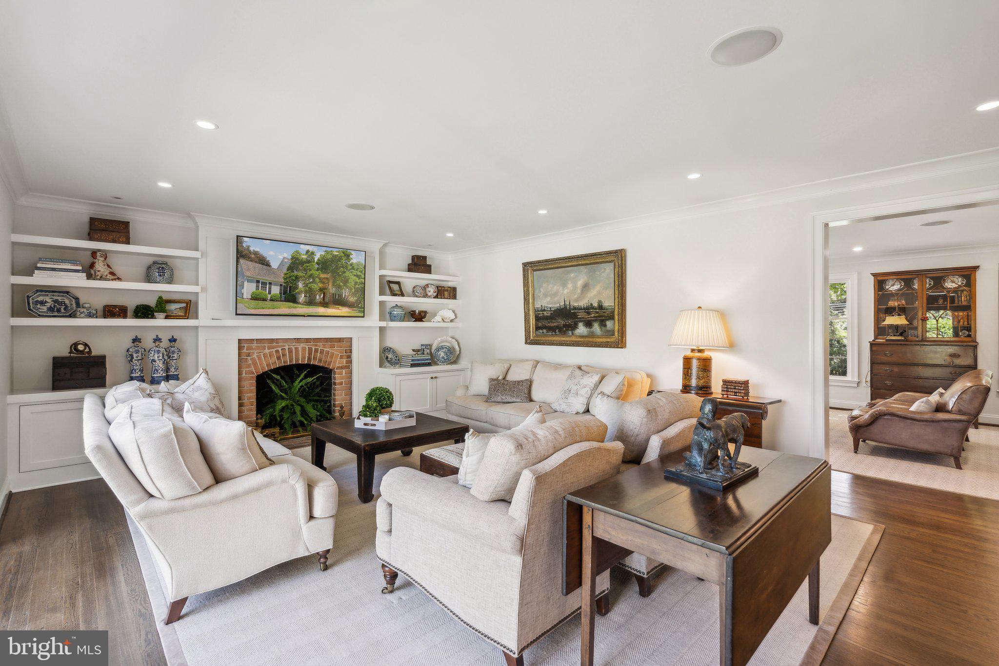 9100 Falls Road Potomac, MD 20854 - Photo 10 of 38