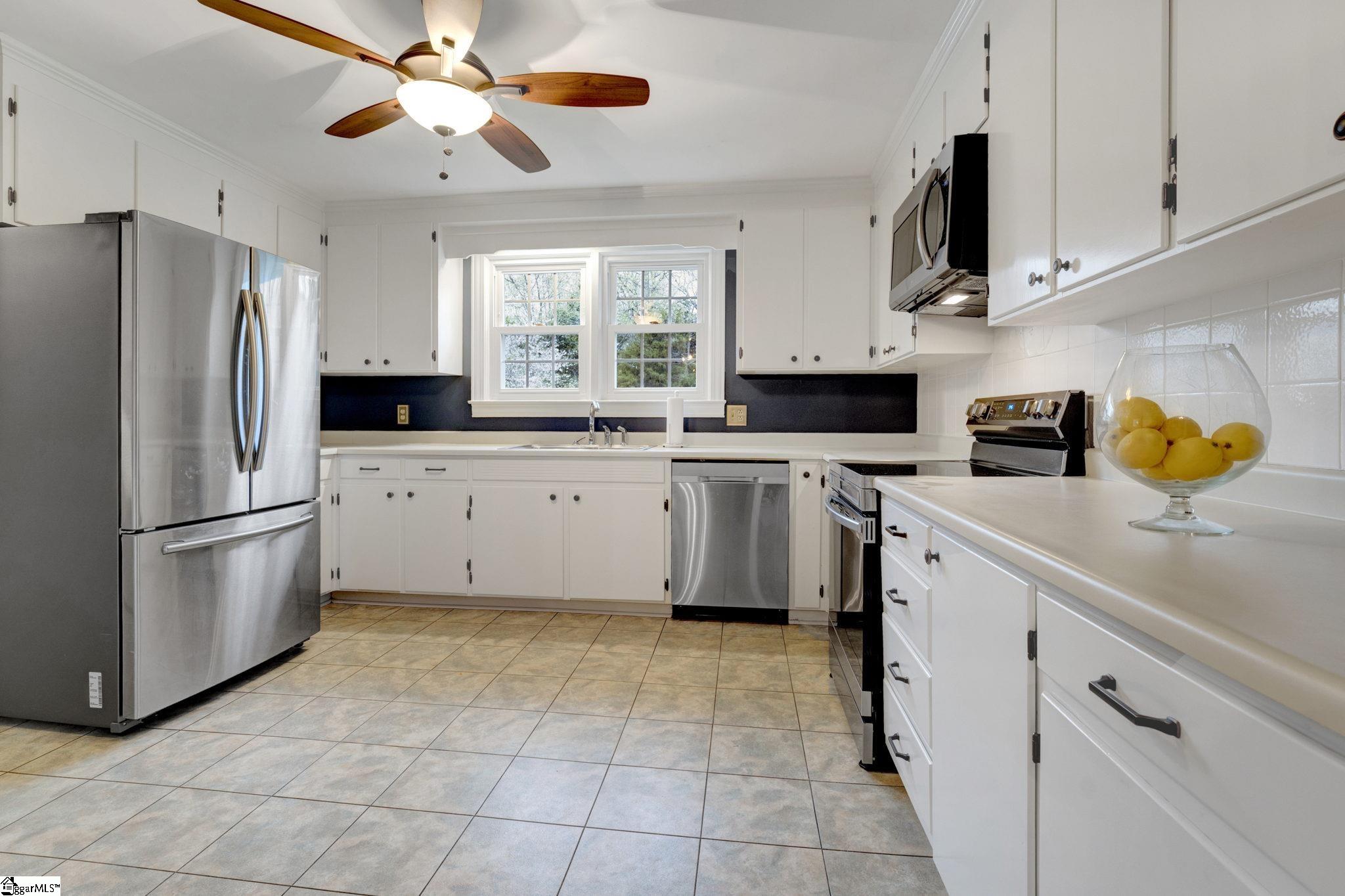 240 Nottingham Road Clinton, SC 29325 - Photo 12 of 35 Gallery Image 12